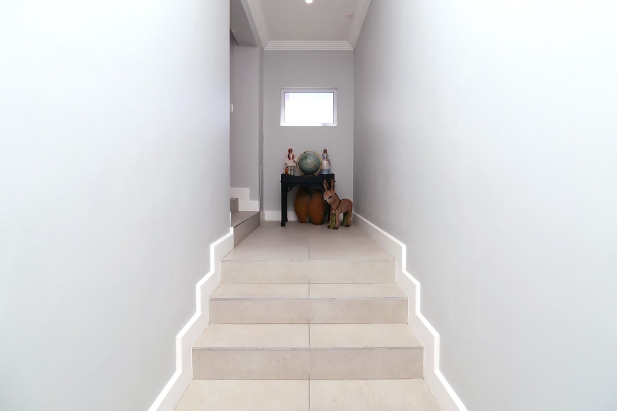2 Bedroom Property for Sale in Oakdale Western Cape